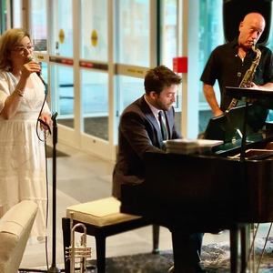 Meet your Posher, Claudia